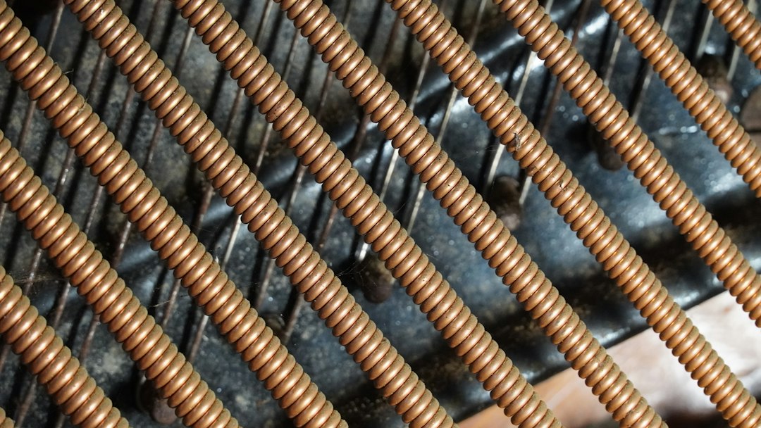 Cheap Electrode Cuts Green Hydrogen Cost by 99 Percent